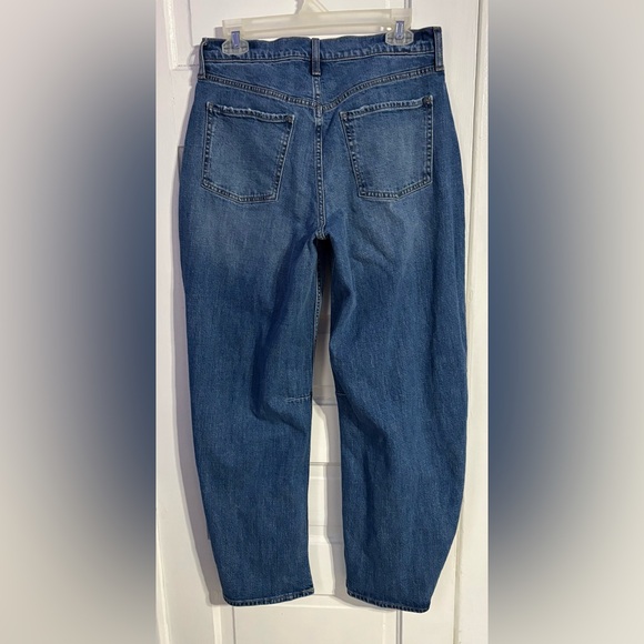 Old Navy High-Waisted Barrel Full Length Jeans in Medium Wash - Picture 3 of 13